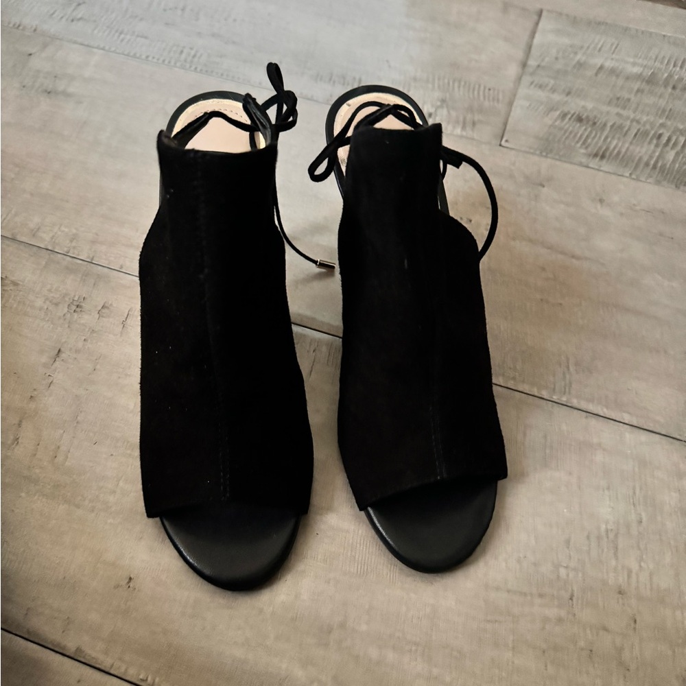 White House Black Market “ISLA” Open Toe Shootie - Picture 3 of 9